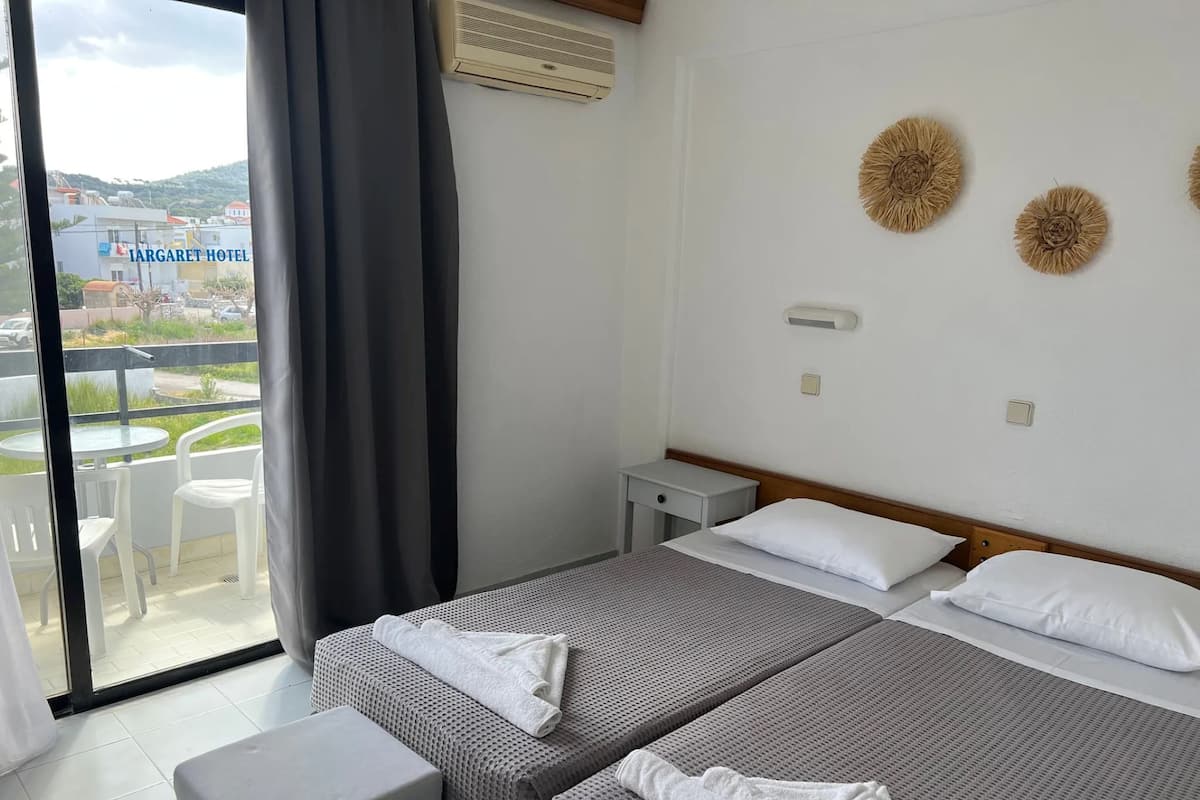 Free WiFi, bed sheets