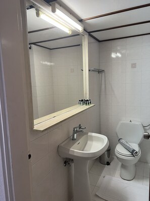 Standard Studio | Bathroom | Towels - Smart Accommodation Rhodes (Rhodes)