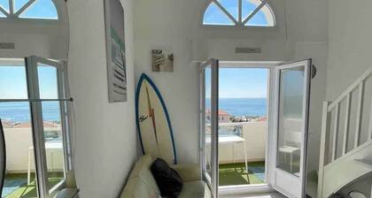 Duplex vue MER calme avec balcon + parking gratuit