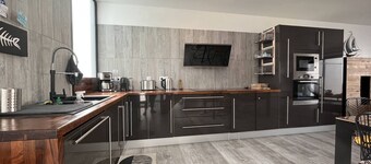 Spacious house in central St Pierre d'Oléron, 3 bedrooms, sleeps 6