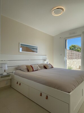 3 Schlafzimmer, Schreibtisch, Bügeleisen/Bügelbrett, Reisekinderbett