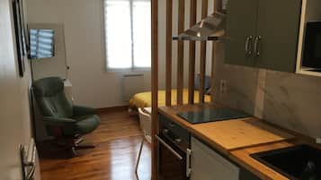 1 chambre, chambres insonorisées, fer et planche à repasser