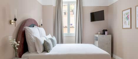 Connecting, Two Bedrooms, One Bathroom