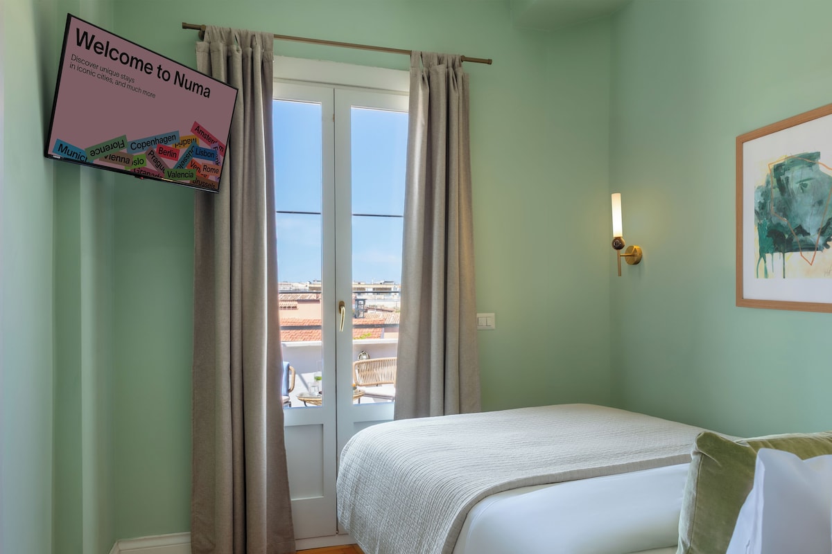 Small Room with Terrace | セーフティボックス (室内)、アイロン / アイロン台、WiFi (無料)、客室ごとに異なる装飾