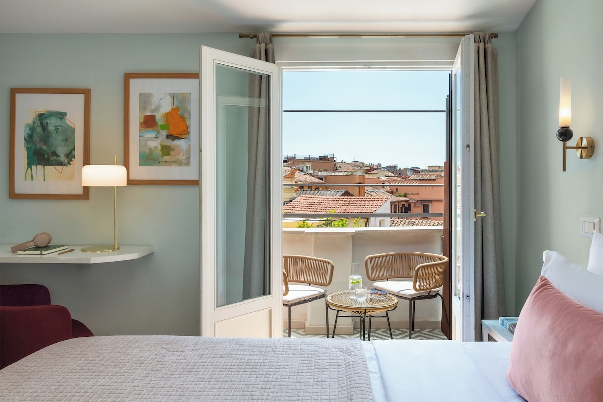 Standard Room with Terrace | セーフティボックス (室内)、アイロン / アイロン台、WiFi (無料)、客室ごとに異なる装飾