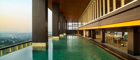2 indendørs pools