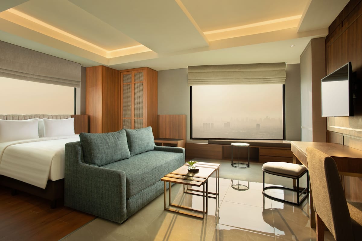 Sunrise Suite | 迷你吧、客房內保險箱、書桌、筆電工作空間