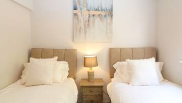 Cottage | 2 bedrooms, individually decorated, individually furnished, free WiFi