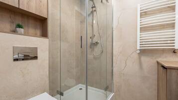 Shower, hair dryer, shampoo