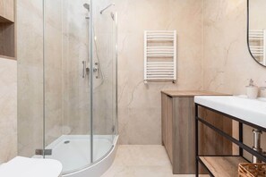 Shower, hair dryer, shampoo