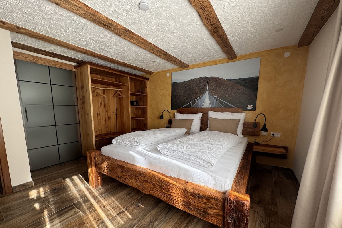 Habitación Confort doble, baño privado (Schwarzwald Flair) | Wifi gratis, decoración individual, mobiliario individual y ropa de cama