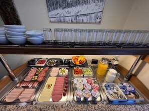 Free daily buffet breakfast  - Black Forest Hotel (Todtnau)