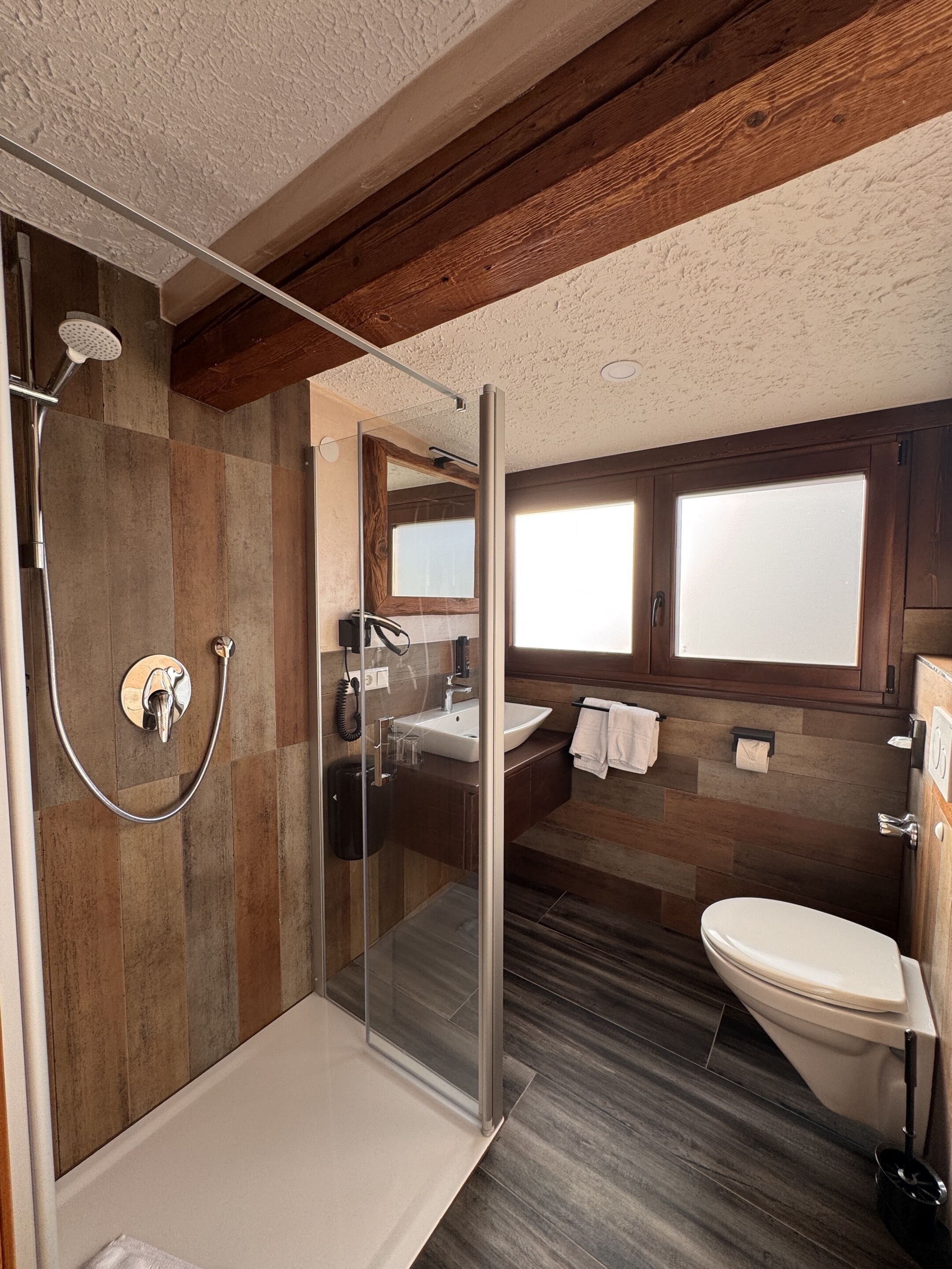 Familien-Suite, Gemeinschaftsbad (Hasenhornblick Zimmer) | Badezimmer | Handtücher