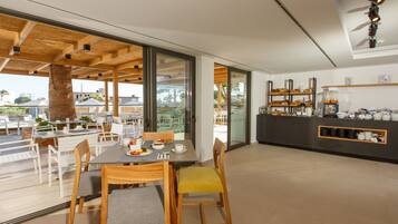 Free daily buffet breakfast