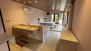 House, Multiple Beds | Private kitchen | Fridge, microwave, oven, stovetop