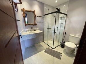 House, Multiple Beds | Bathroom | Separate tub and shower, deep soaking tub, hair dryer, towels - Front sea Mansion With Pool Maceio Paripueira (Paripueira)