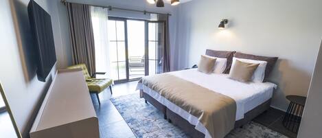 Cift Kisilik Oda, Bahce ve Deniz Manzarali | Minibar, in-room safe, soundproofing, free WiFi