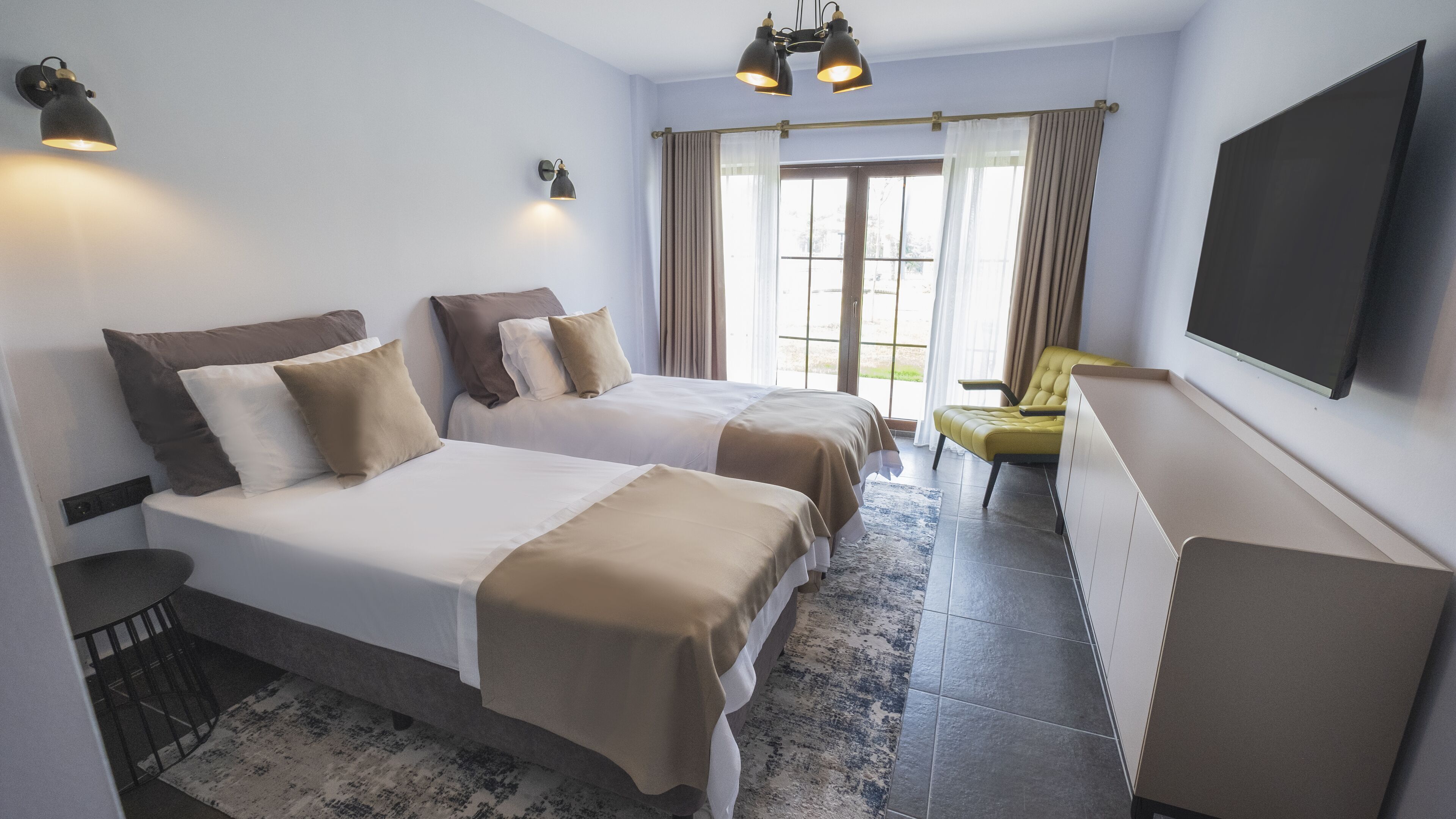 Minibar, in-room safe, soundproofing, free WiFi