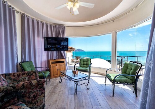 2-Bedroom Beach House A. Upstairs