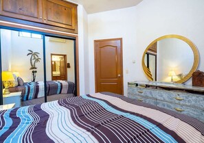 2 bedrooms, free WiFi, bed sheets - 2-Bedroom Beach House A. Upstairs (San Felípe)