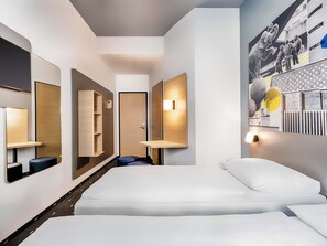 Twin kamer | Een bureau, geluiddichte muren, gratis wifi, beddengoed