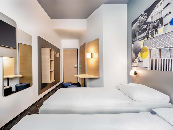 Twin Room | Desk, soundproofing, free WiFi, bed sheets