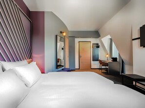 Desk, soundproofing, free WiFi, bed sheets - B&B HOTEL Gießen-City (Giessen)