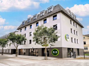 Exterior - B&B HOTEL Gießen-City (Giessen)