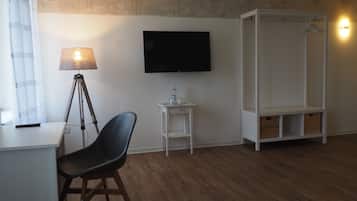 Habitación doble estándar | Ropa de cama hipoalergénica, decoración personalizada y insonorización