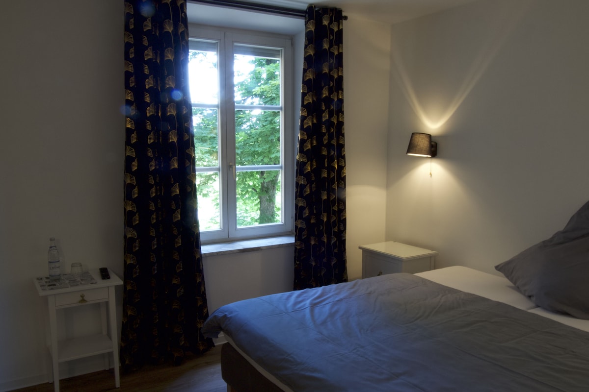 Ropa de cama hipoalergénica, sistema de insonorización y wifi gratis 