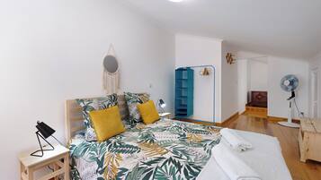 2 bedrooms, iron/ironing board, free WiFi, bed sheets