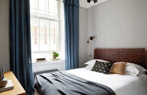 1 habitación, tabla de planchar con plancha, cuna de viaje y wifi 