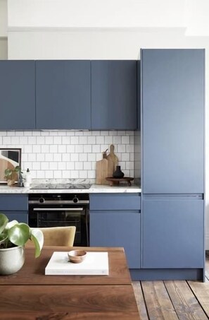 Luokittelematon kuva, 4 kautta 17, painike