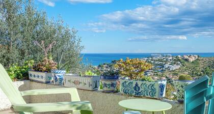 Maison de vacances 'Maison Mer Peniscola' avec vue sur la mer et terrasse.