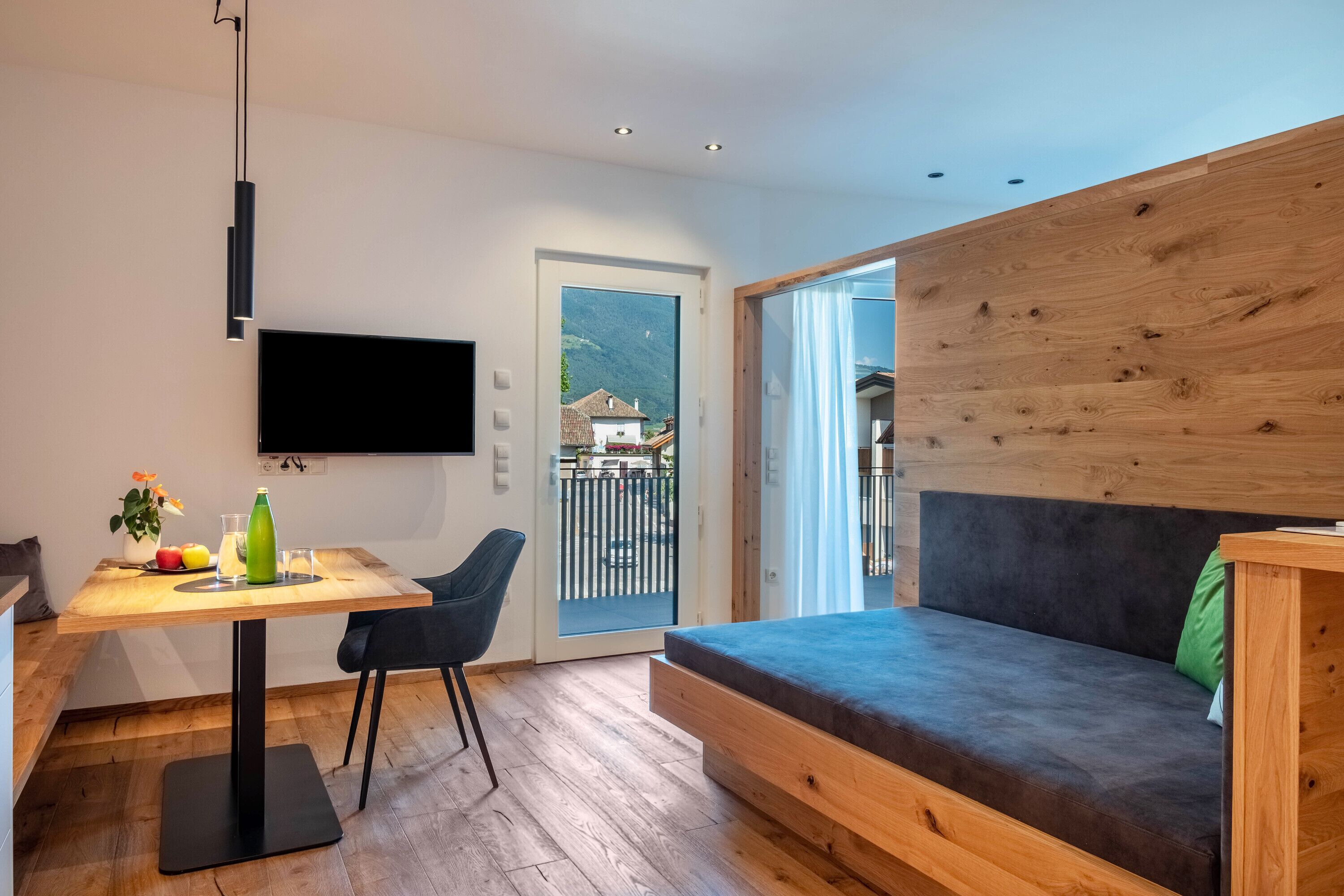 Télévision, table de tennis de table