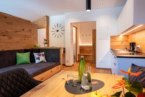 Interior - 'Luislhof Hof - Apartment Pomum' with Mountain View, Terrace & Wi-Fi (Cornaiano)