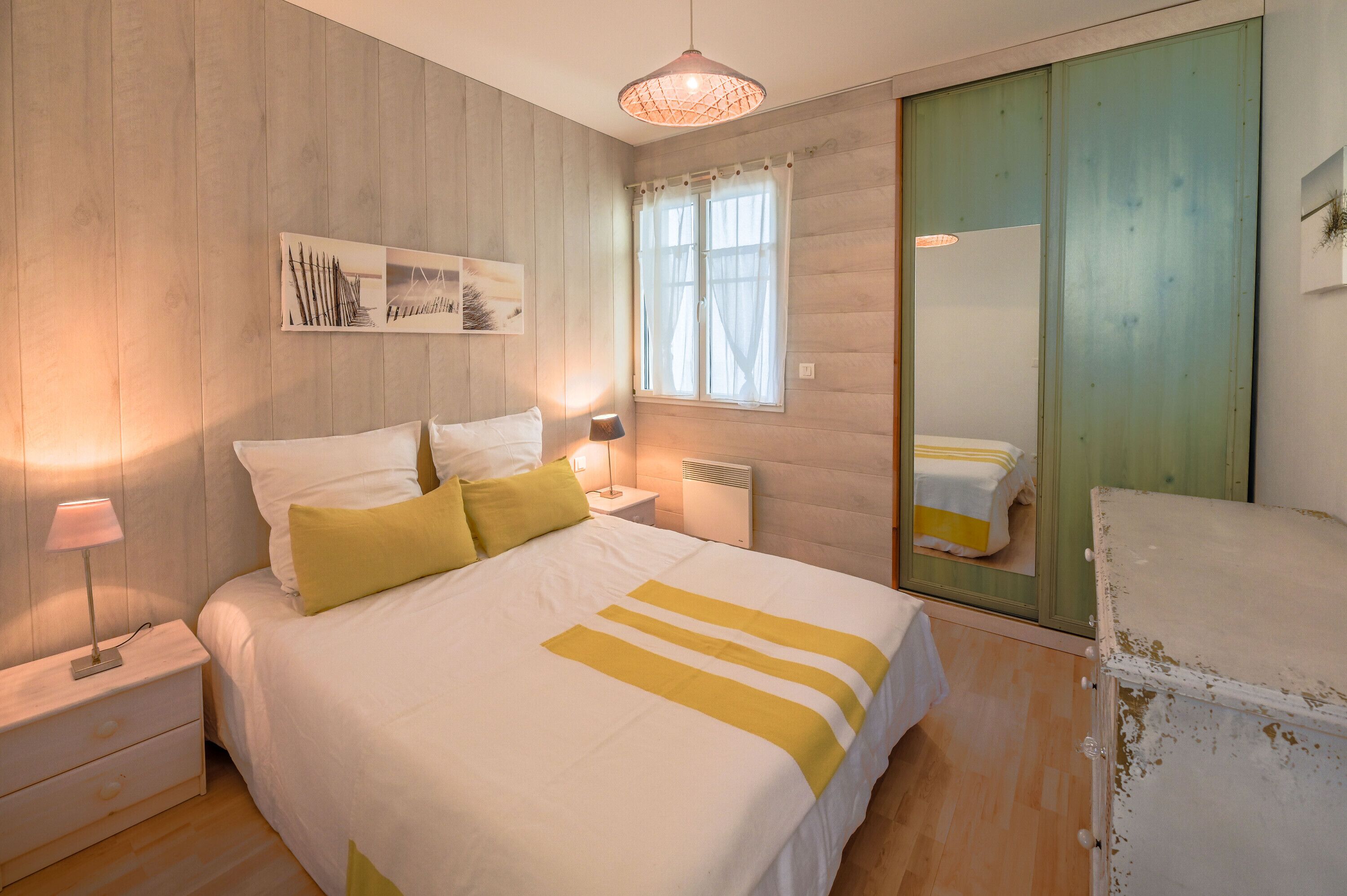 3 chambres, fer et planche à repasser, Wi-Fi gratuit