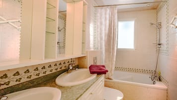 Een bad, een haardroger