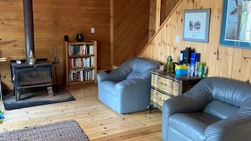 Family Cabin | Living area