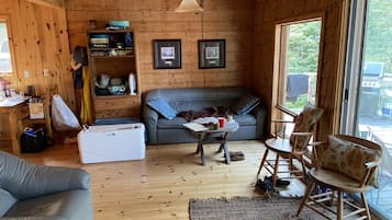 Family Cabin | Living area
