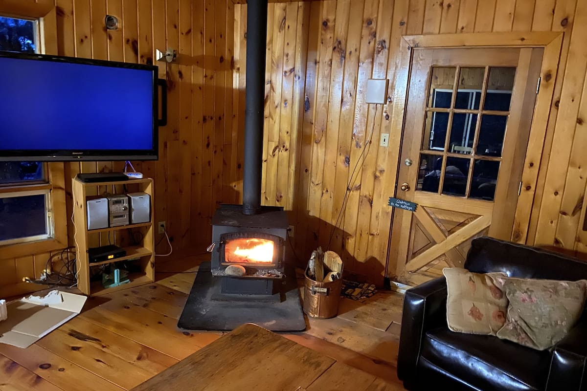 Comfort Cottage, 3 Bedrooms, Sauna, Lake View | Living area