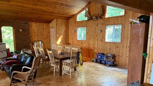 Gallery Cottage | Living area - Watabeag Lake Lucky Bay (Unorganized West Timiskaming)