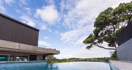 Moonlit Knights - Tutukaka Holiday House