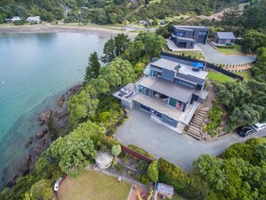 Exterior - Moonlit Knights - Tutukaka Holiday House (Tutukaka)