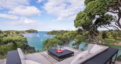 Moonlit Knights - Tutukaka Holiday House