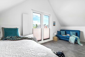 2 habitaciones, tabla de planchar con plancha y cuna de viaje 