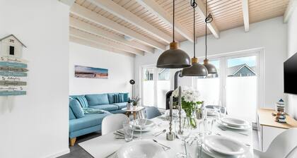 Bajo Lykke in the North Sea resort - close to the beach and the North Sea, fireplace, infrared sauna, Terra