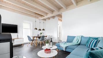 Fernseher, Kamin, Videospielkonsole, Videothek