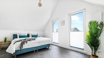 2 bedrooms, iron/ironing board, travel crib, free WiFi