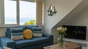 Apartment, Private Bathroom, Beach View (7 MIn Walk To Beach ) | Lounge